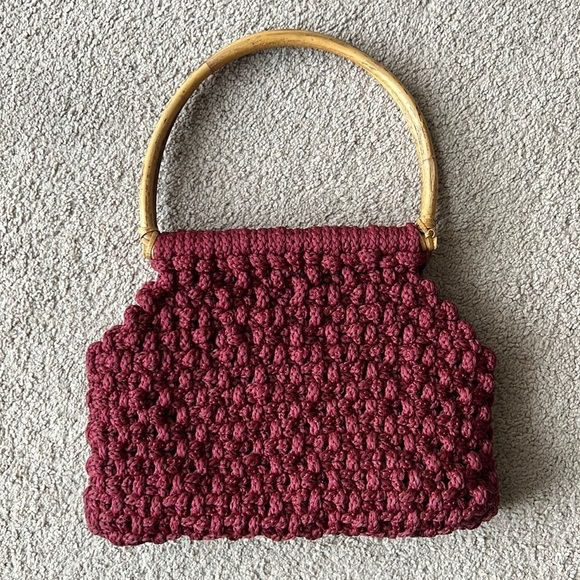 Vintage Burgundy Raspberry Crochet Handmade Wooden Handle Bag - Picture 1 of 10